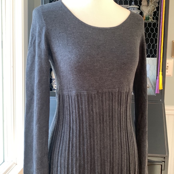 Max Studio Dress long sleeve pleated skirt size small - Picture 4 of 7